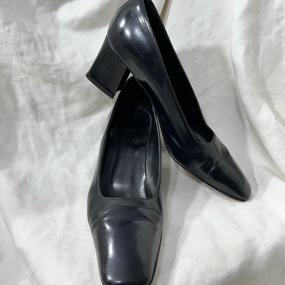 LOMA LEATHER SHOE SIZE 7 1/2” AA HEEL HEIGHT IS 2” INCHES. FOR ANY OCCASION.. - Picture 9 of 16